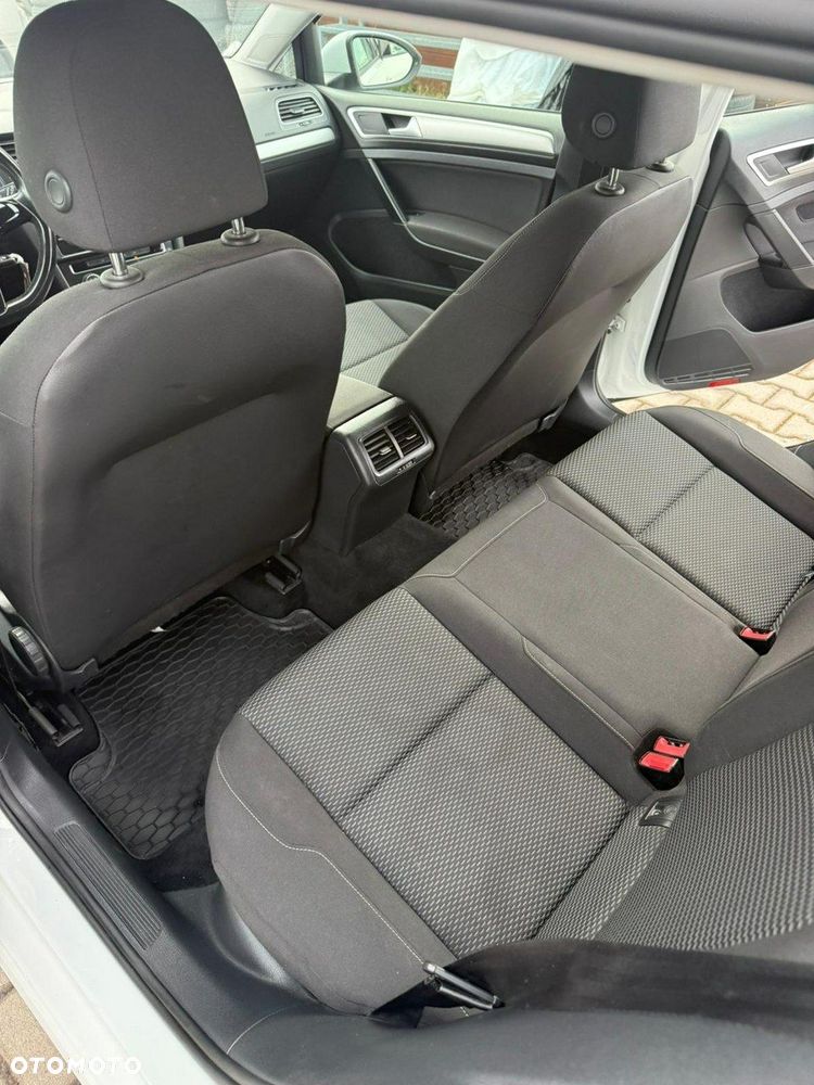 Volkswagen Golf - 17