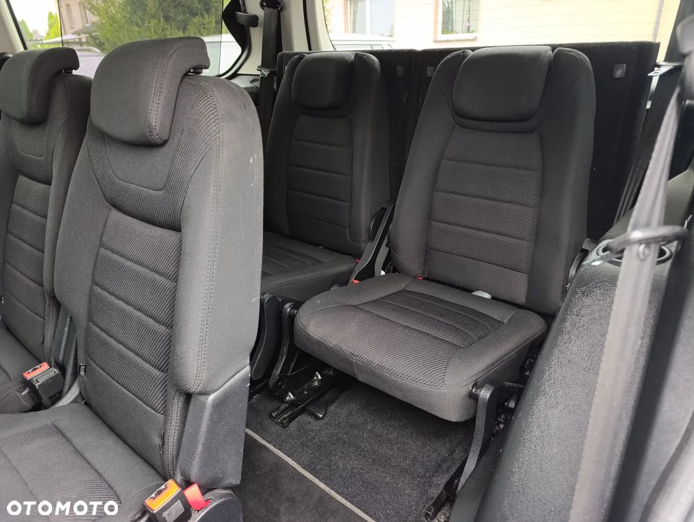 Ford Galaxy - 8