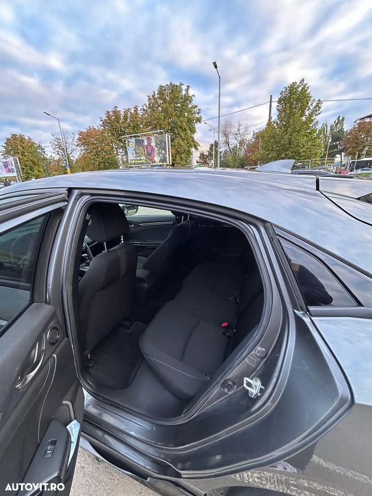 Honda Civic 1.5 VTEC Turbo CVT Sport - 9