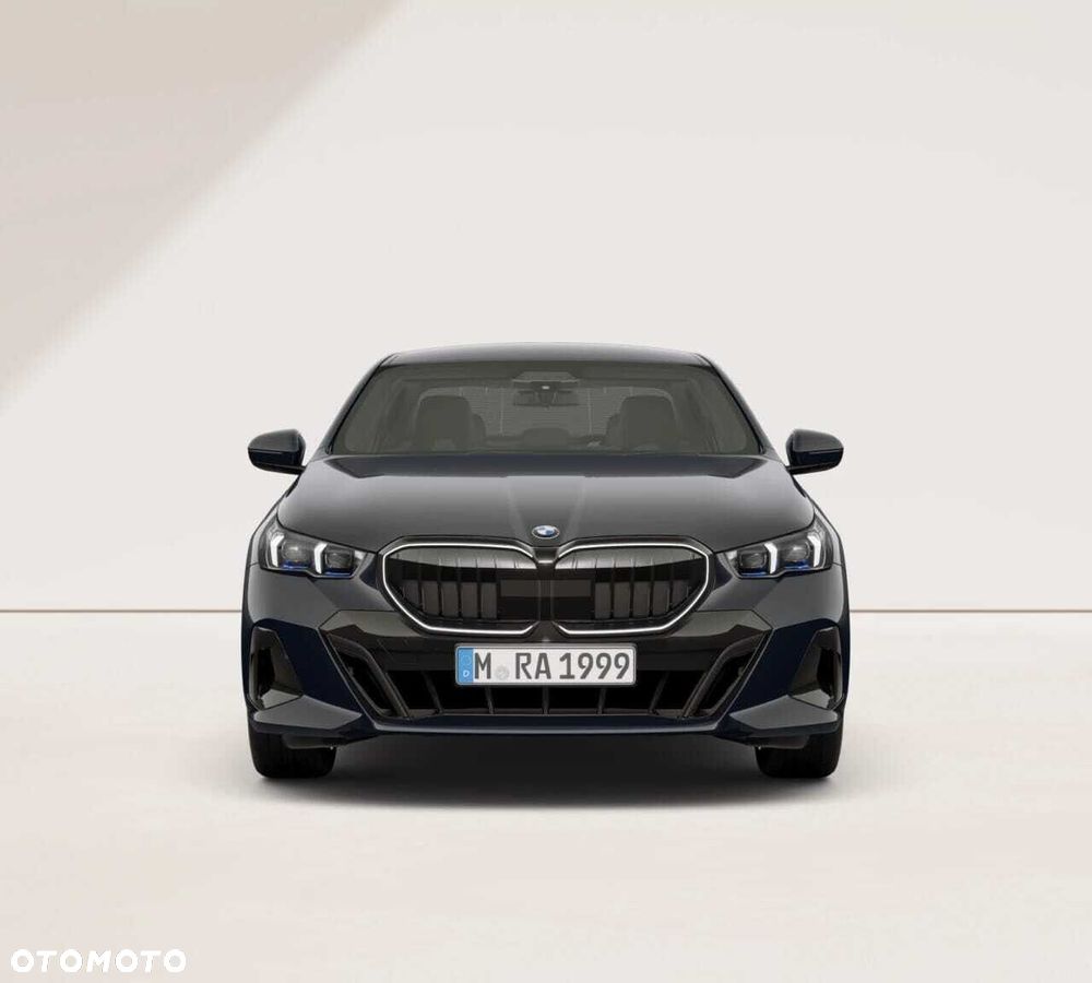BMW Seria 5 520d xDrive mHEV M Sport - 8