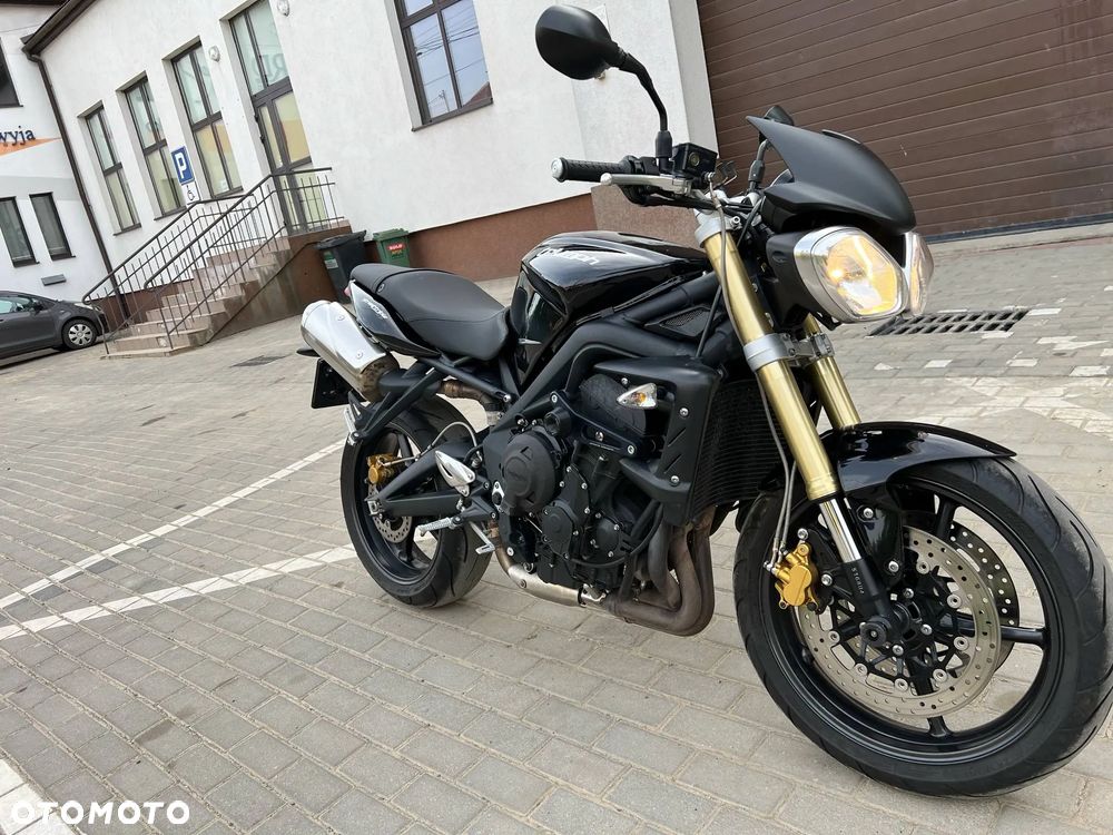 Triumph Street Triple - 8