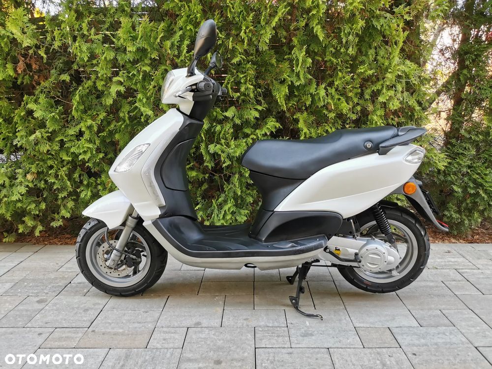 Piaggio FLY - 5
