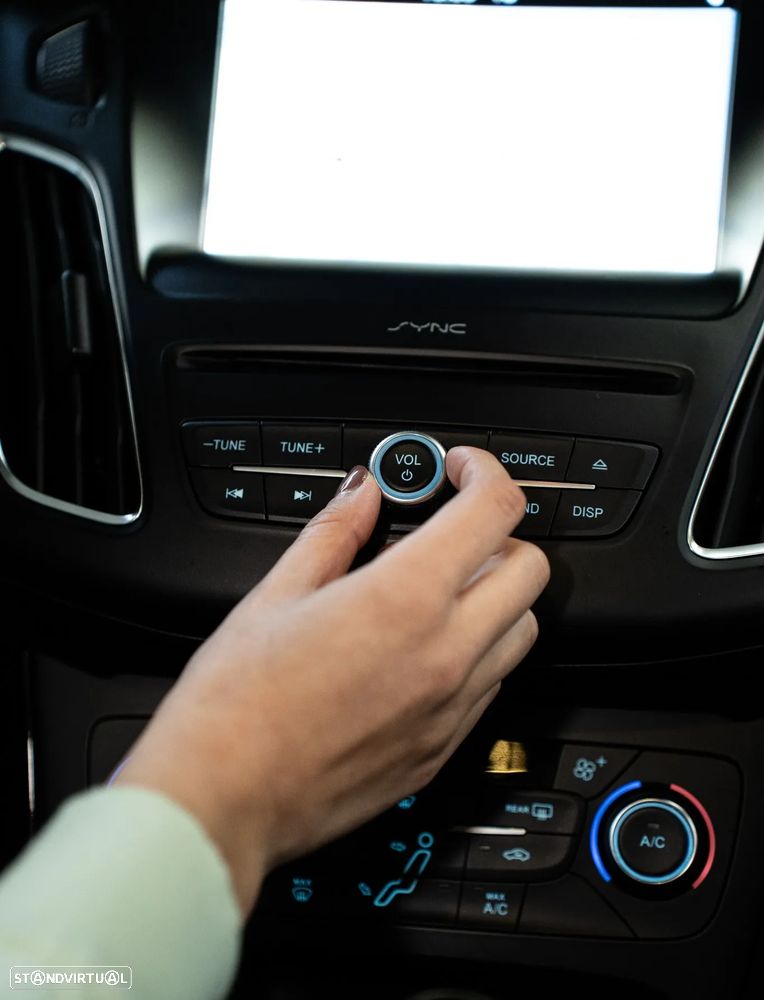 Ford Focus SW 1.5 TDCi Titanium - 17