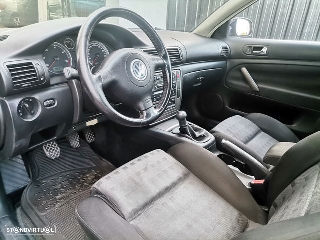 VW Passat 1.9 TDi Highline - 4