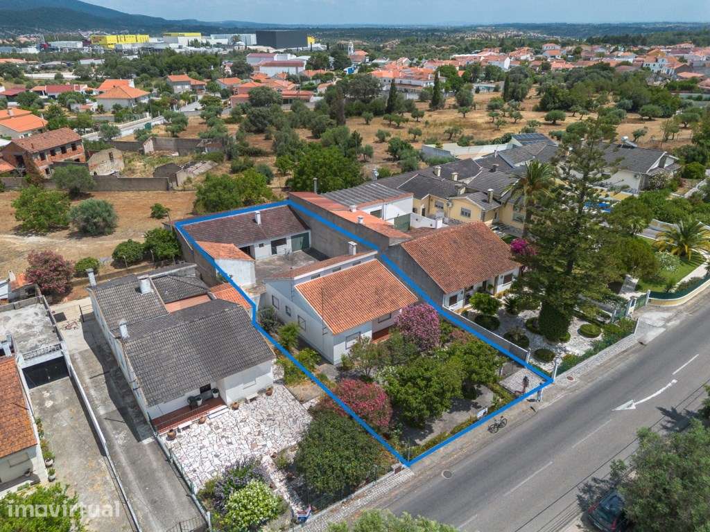 Moradia T3 Térrea com Excelente Potencial na Zibreira - Grande imagem: 5/13