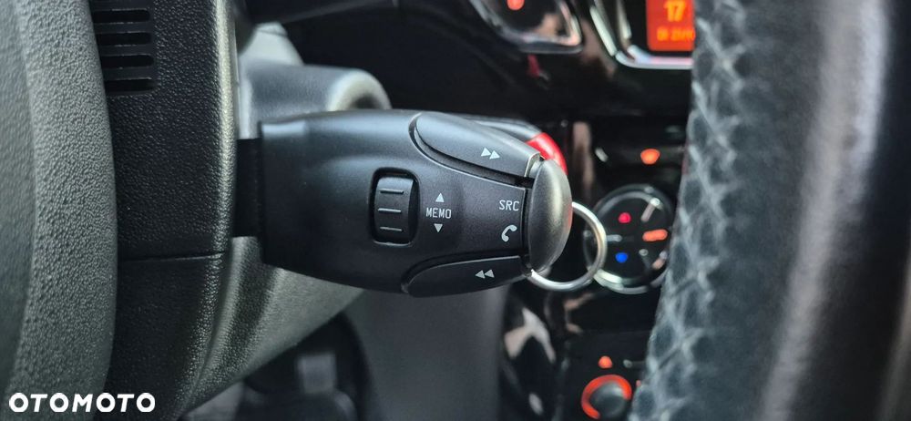 Citroën DS3 1.6 HDi SoChic - 21