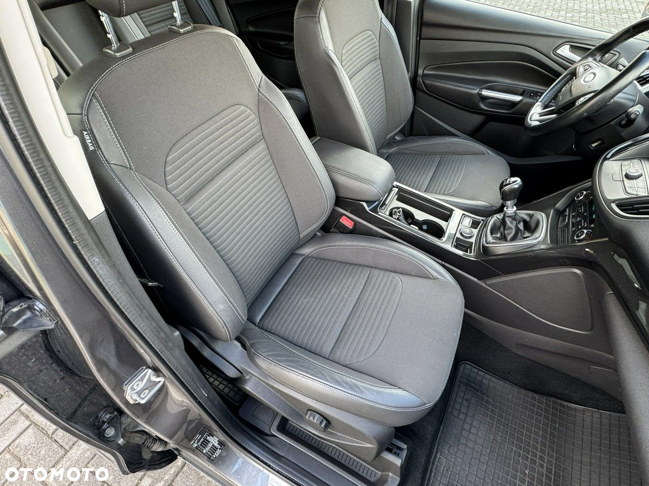 Ford Kuga - 24