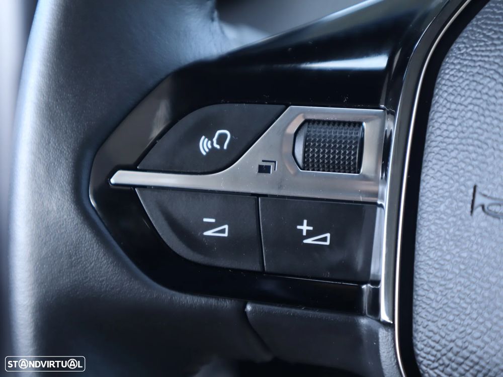 Peugeot e-2008 50 kWh Allure - 34