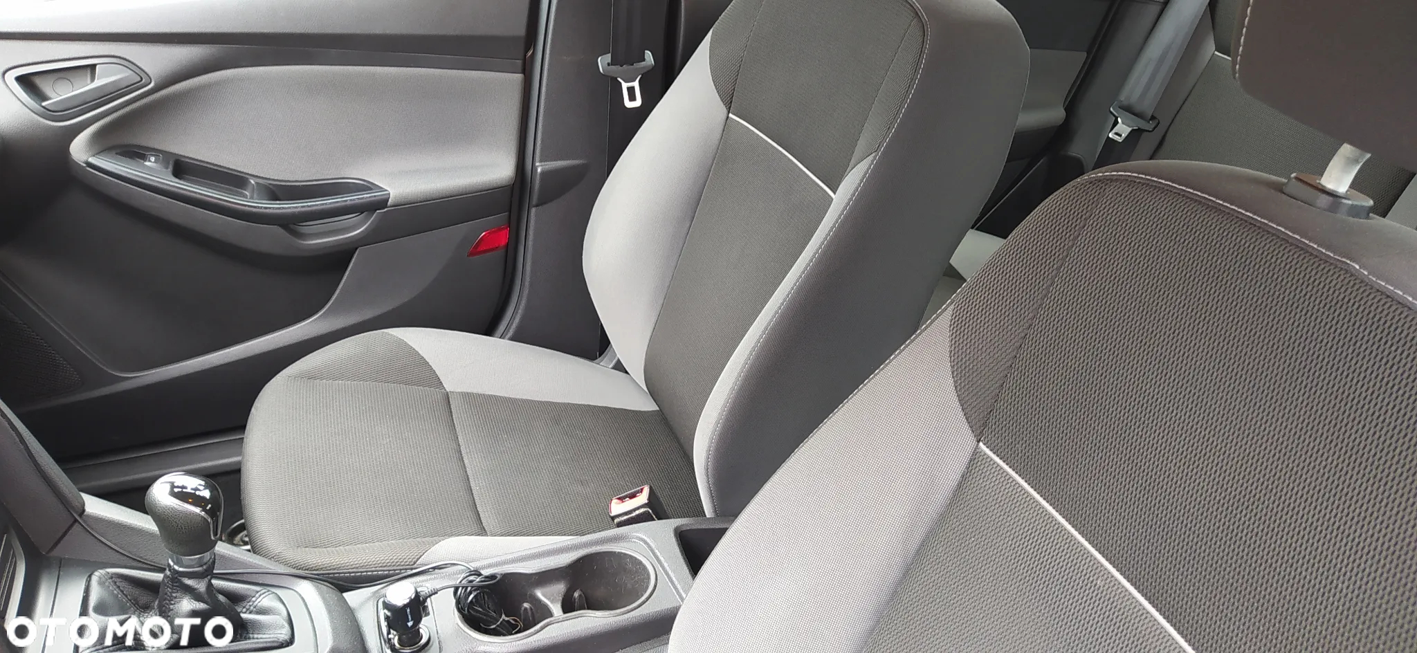 Ford Focus 1.6 Ambiente - 4