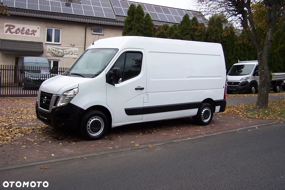 Nissan nv 400