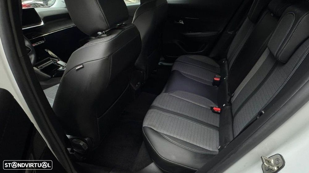 Peugeot 2008 1.5 BlueHDi Allure Pack EAT8 - 10