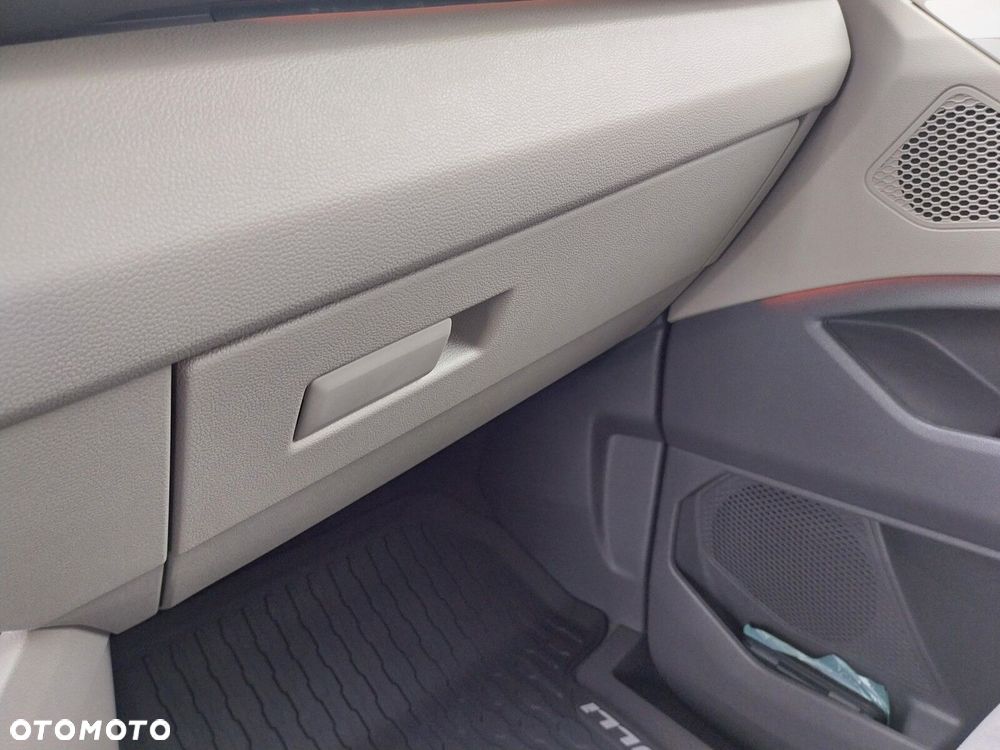 Volkswagen multivan Multivan Style L2 silnik: 2,0 l TDI SCR 110 kW / skrzynia biegów: 7-biegowa DSG rozstaw osi: 3124 mm - 28