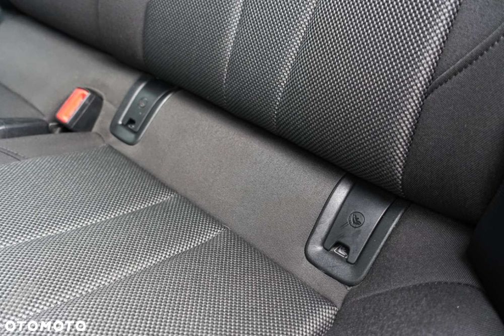 Audi A4 Limousine - 8