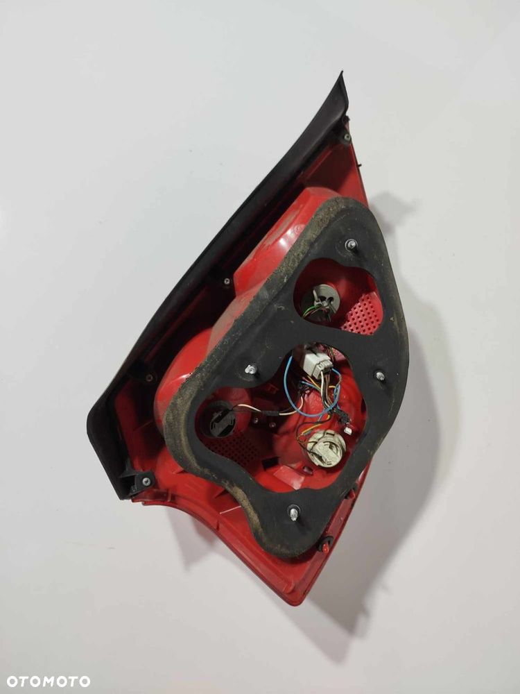 LAMPA PRAWA TYLNA TYŁ KIA CEED I 06-09 HB - 5