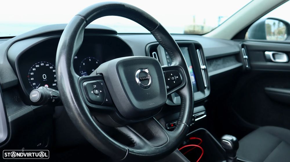 Volvo XC 40 2.0 D3 - 26