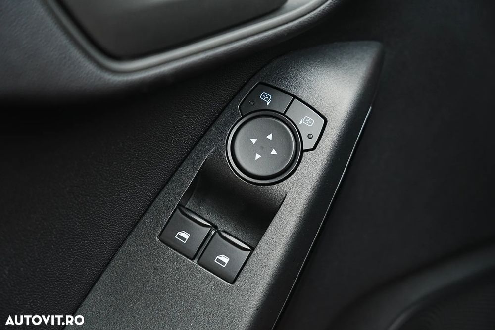 Ford Fiesta 1.0 EcoBoost S&S COOL&CONNECT - 33