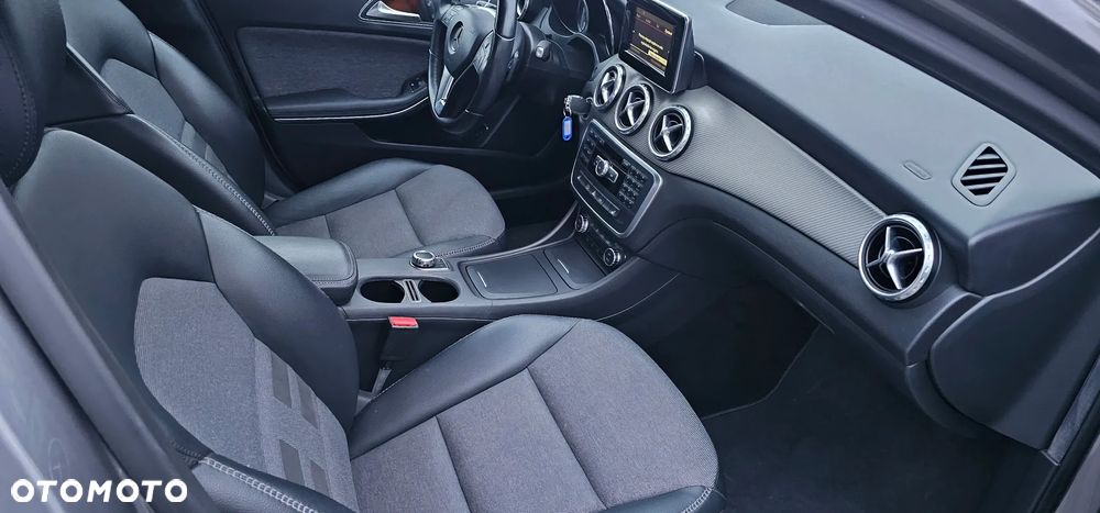 Mercedes-Benz GLA 200 7G-DCT Style - 10