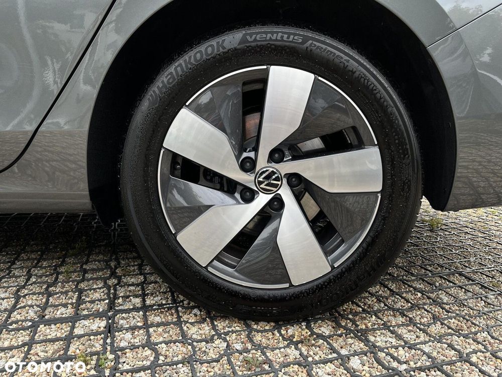 Volkswagen Passat - 9