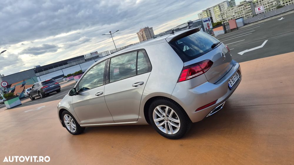 Volkswagen Golf - 38