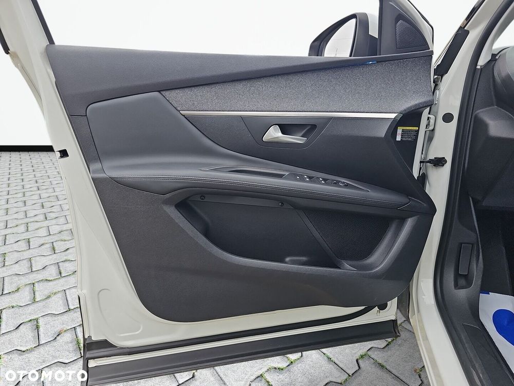 Peugeot 3008 1.6 PureTech GPF Allure S&S EAT8 - 17