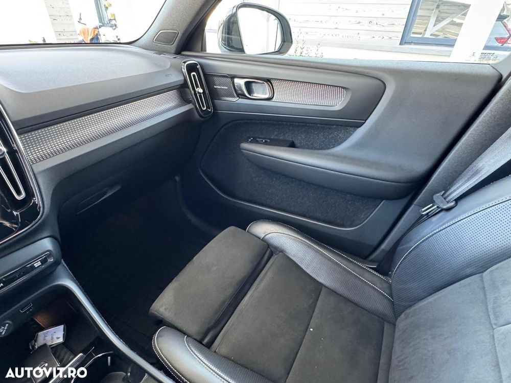 Volvo XC 40 D4 AWD R-Design - 21