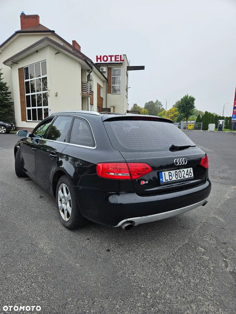 Audi A4 Avant 2.0 TFSI Ambition - 4