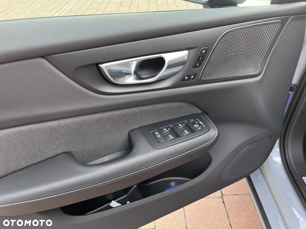 Volvo V60 B4 B Plus Dark - 15