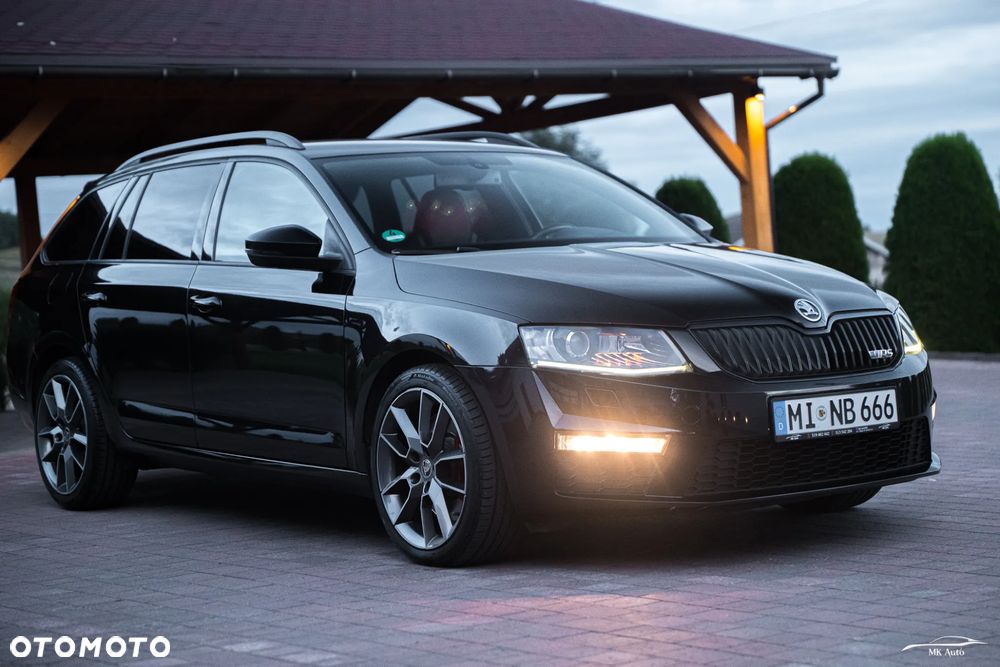 Skoda Octavia Combi 2.0 TDI RS - 10