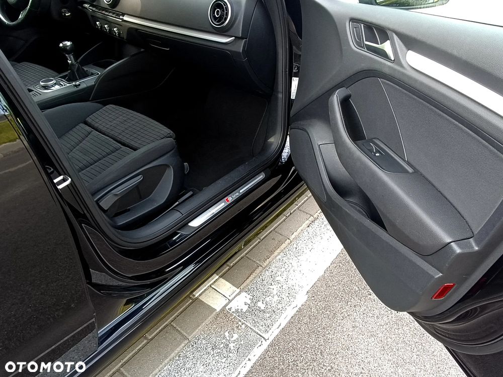 Audi A3 Sportback 1.4 TFSI S line Sportpaket - 18
