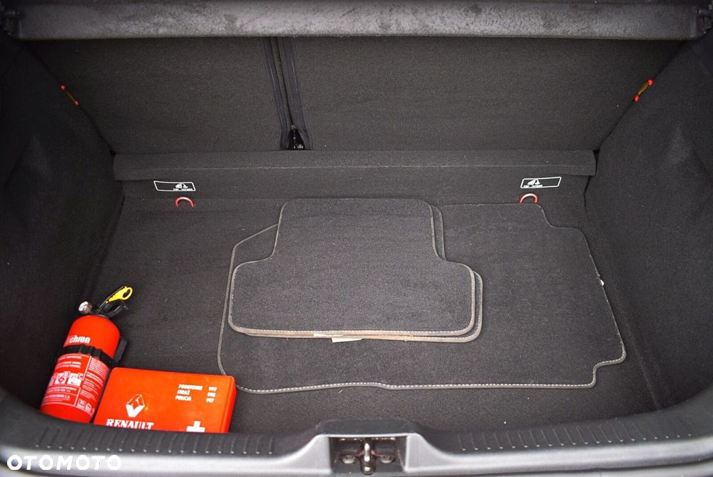 Renault Clio - 25