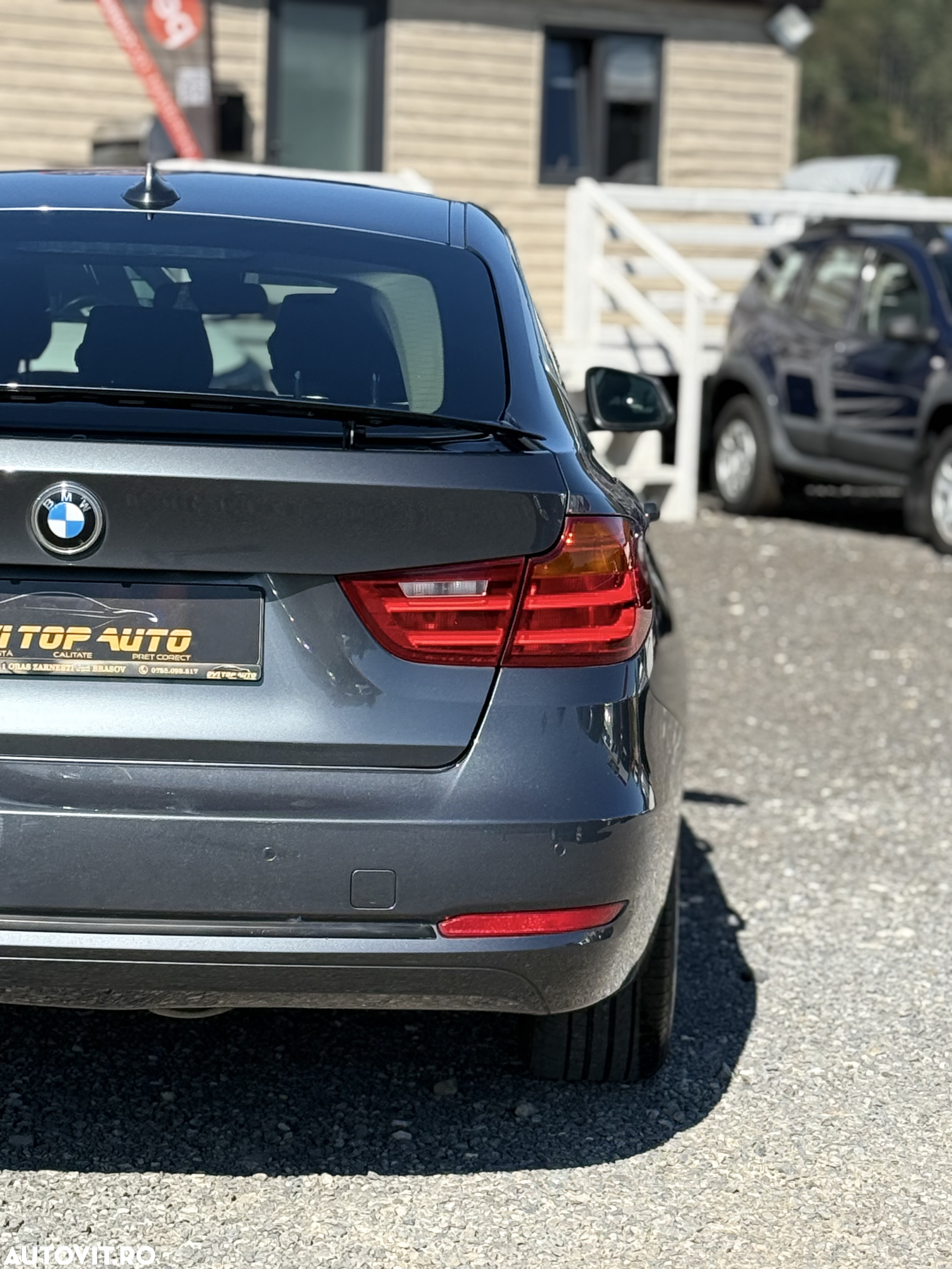 BMW Seria 3 318d GT - 21