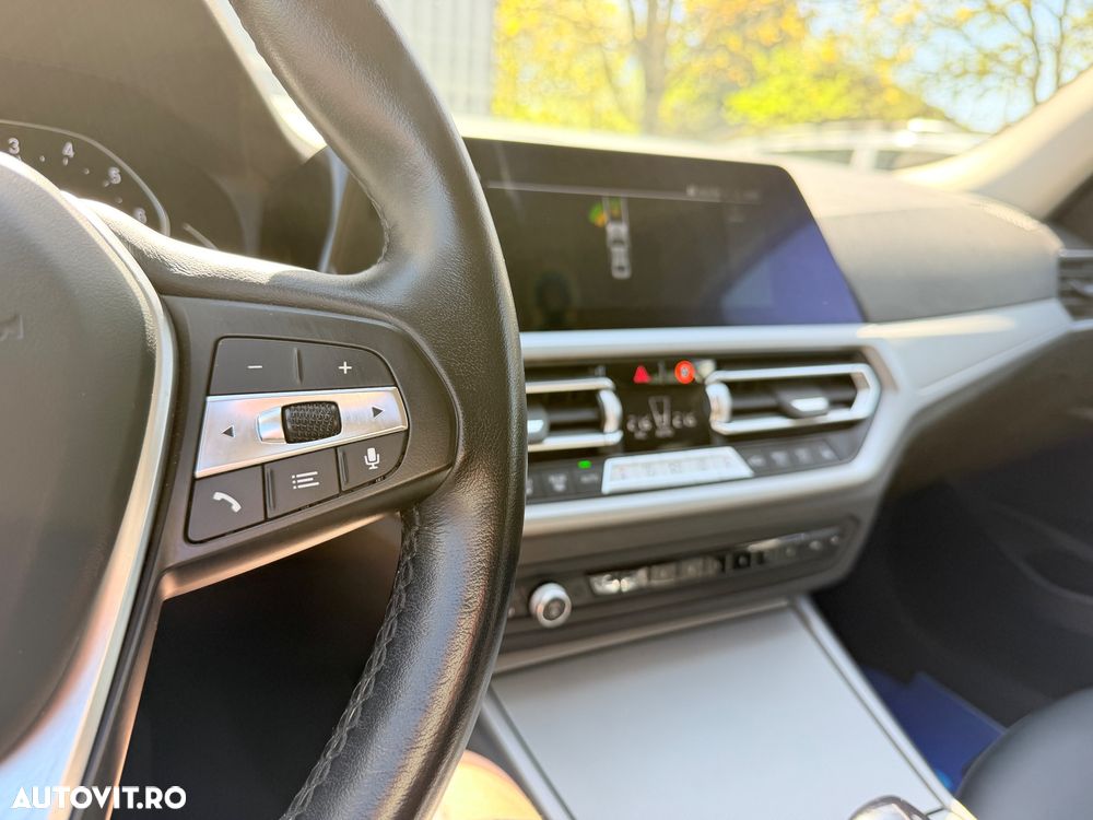 BMW Seria 3 320i AT - 23