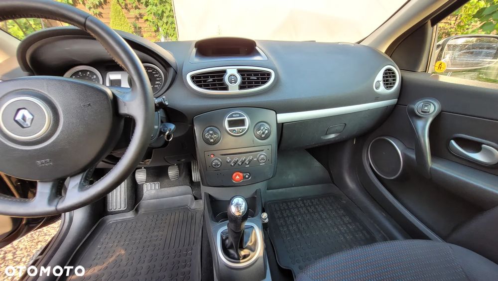 Renault Clio 1.2 TCE Alize - 30
