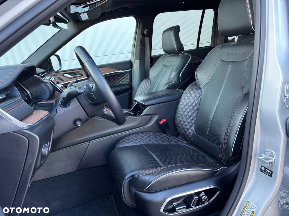 Jeep Grand Cherokee - 13