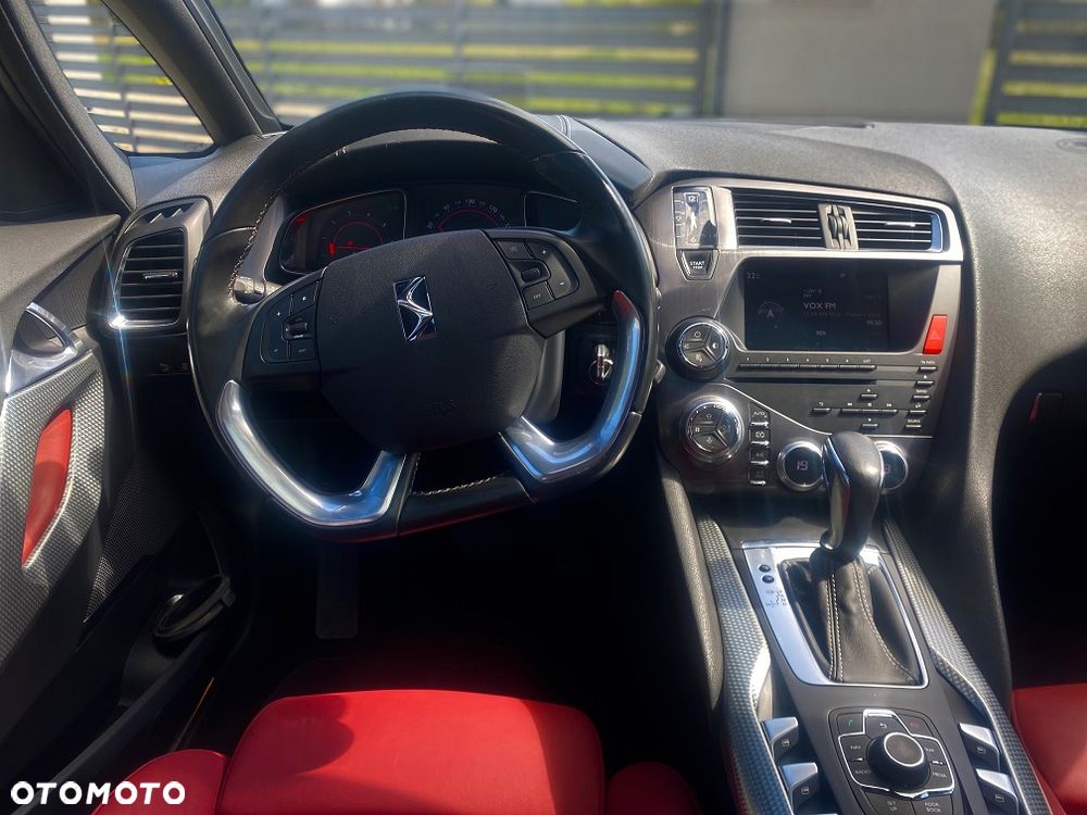 Citroën DS5 THP 155 SoChic - 11