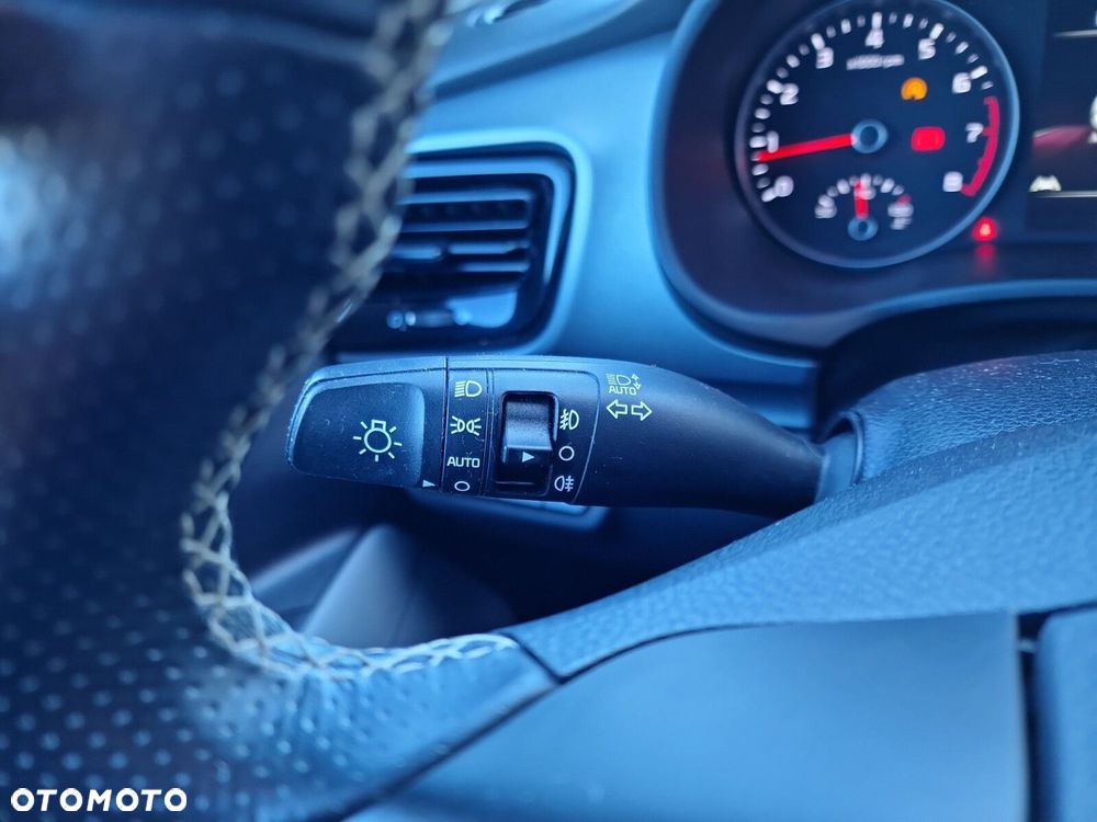 Kia Stonic 1.2 L - 23