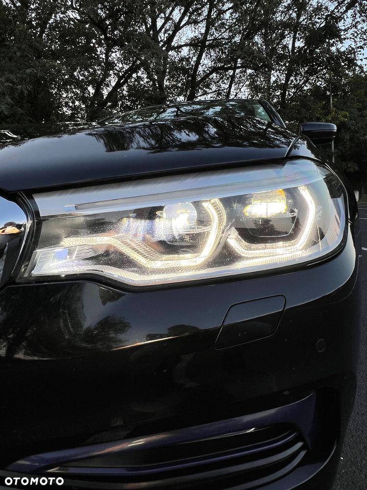 BMW Seria 5 520d xDrive - 21