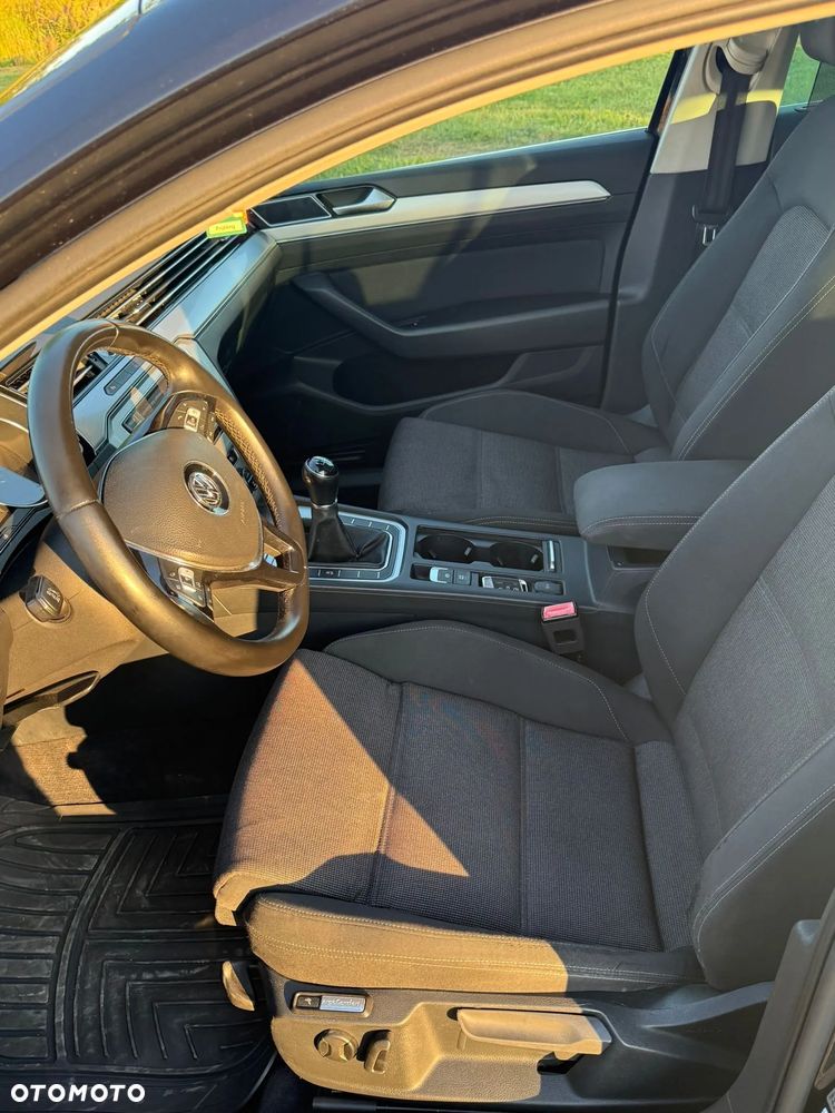 Volkswagen Passat 2.0 TDI BMT Comfortline - 17