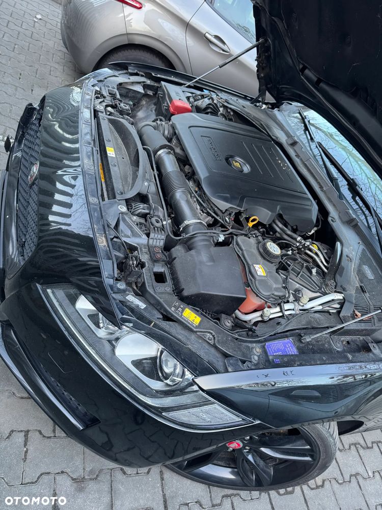 Jaguar XF 20d R-Sport - 18