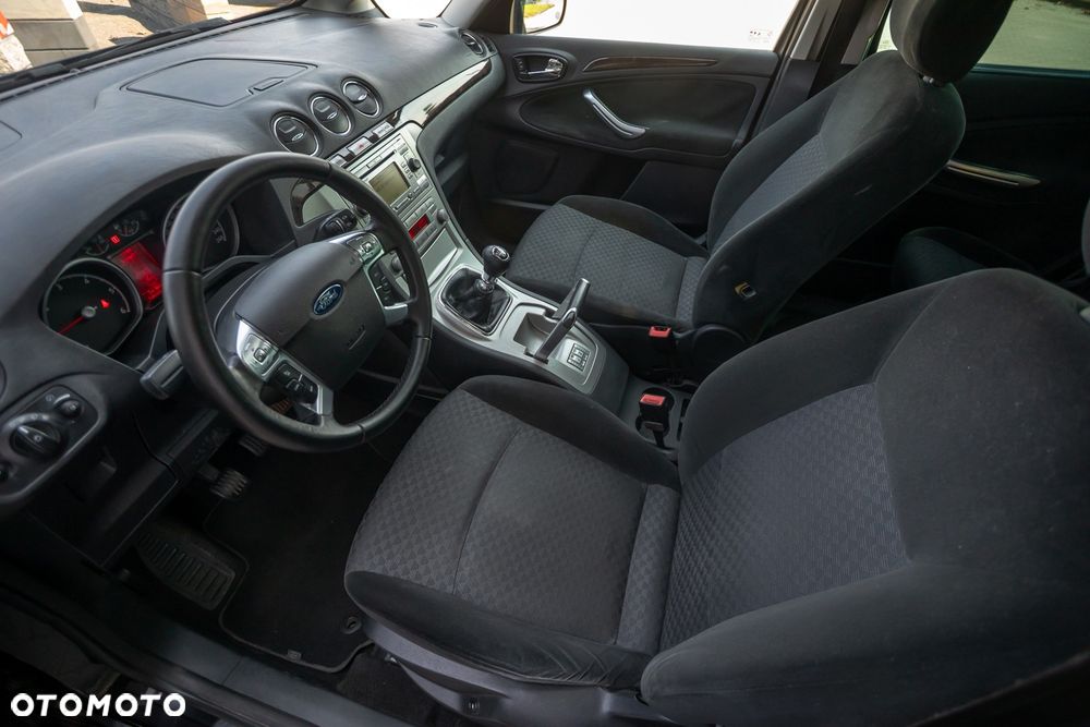 Ford Galaxy 2.0 TDCi Ghia - 18