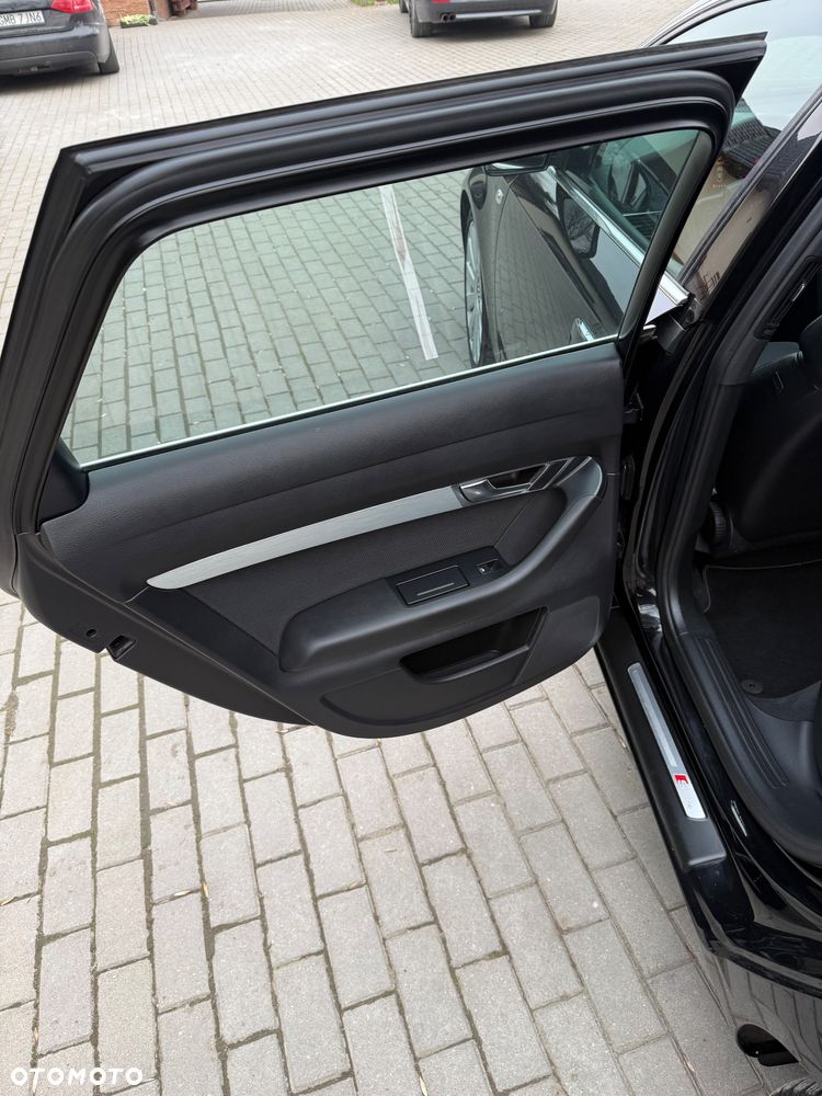 Audi A6 Avant 3.0 TDI DPF quattro tiptronic - 25