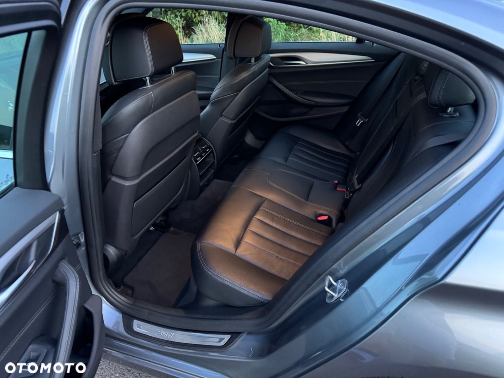 BMW Seria 5 520i - 10