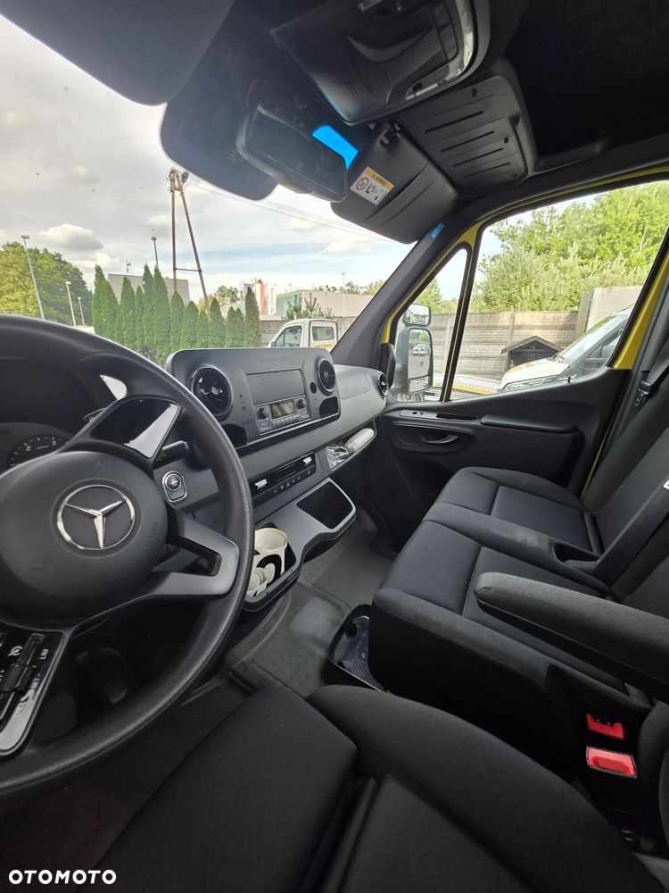 Mercedes-Benz Sprinter - 28