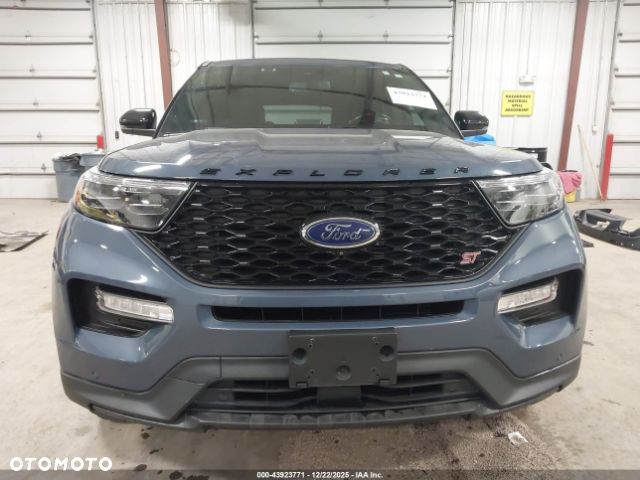 Ford Explorer - 10