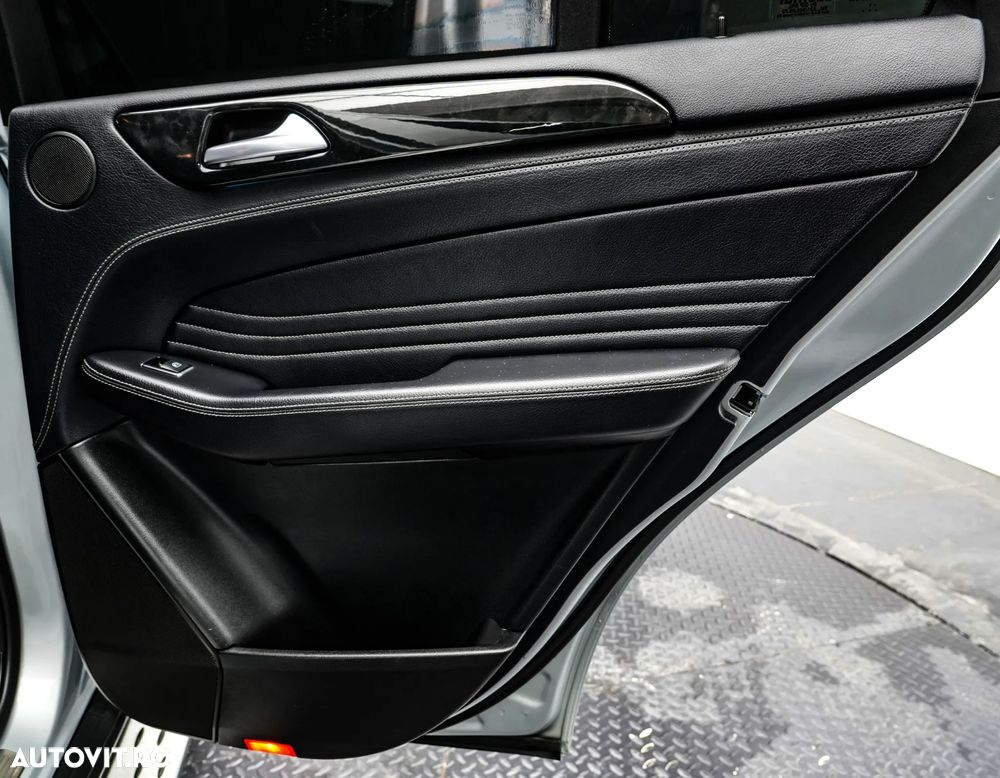 Mercedes-Benz ML 350 BlueTec 4MATIC Aut - 31