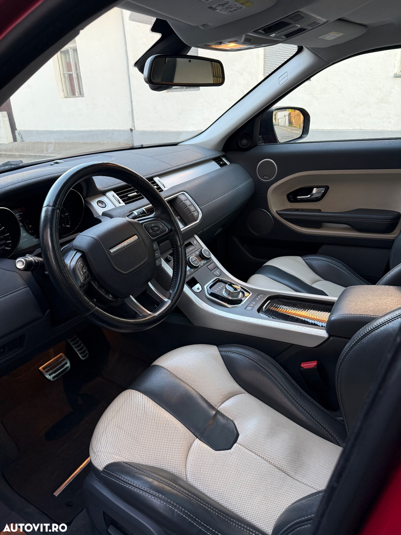 Land Rover Range Rover Evoque - 11