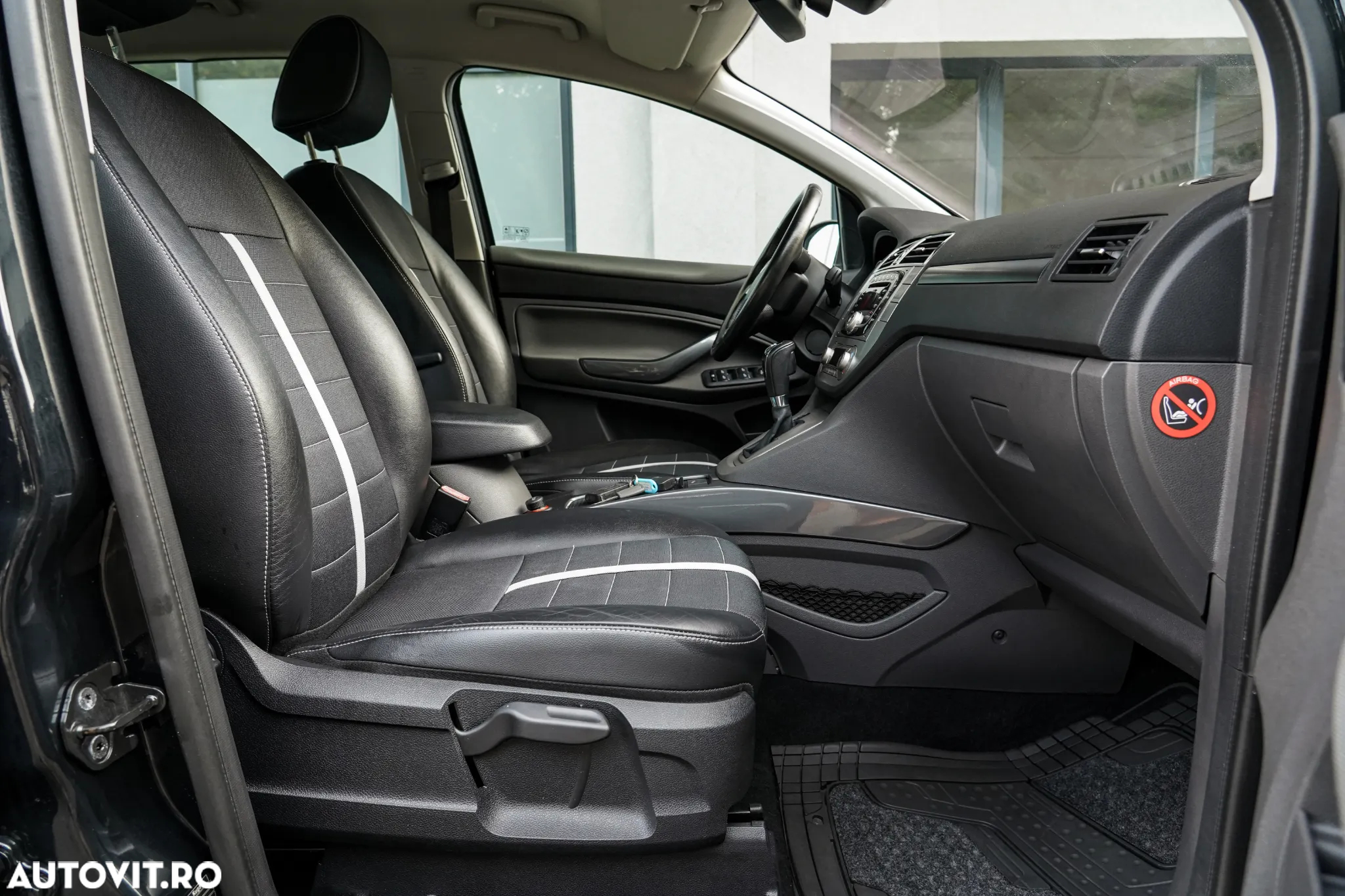 Ford Kuga 2.0 TDCi 4WD Powershift Titanium - 8