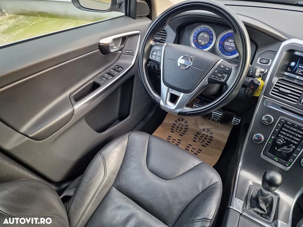 Volvo XC 60 2.4D AWD RDesign - 7