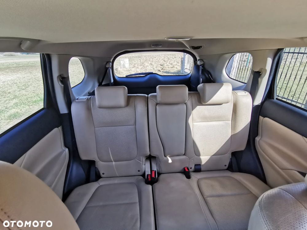 Mitsubishi Outlander 2.0 Intense + Navi 4WD CVT - 17