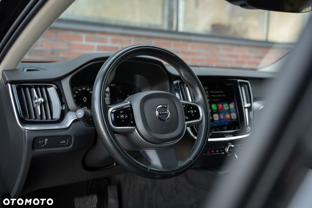 Volvo V60 D3 Drive-E Momentum - 24